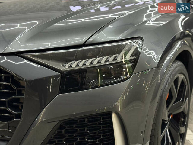Серый Ауди RS Q8, объемом двигателя 4 л и пробегом 63 тыс. км за 92000 $, фото 2 на Automoto.ua