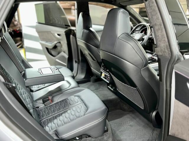 Сірий Ауді RS Q8, об'ємом двигуна 0 л та пробігом 22 тис. км за 134900 $, фото 52 на Automoto.ua