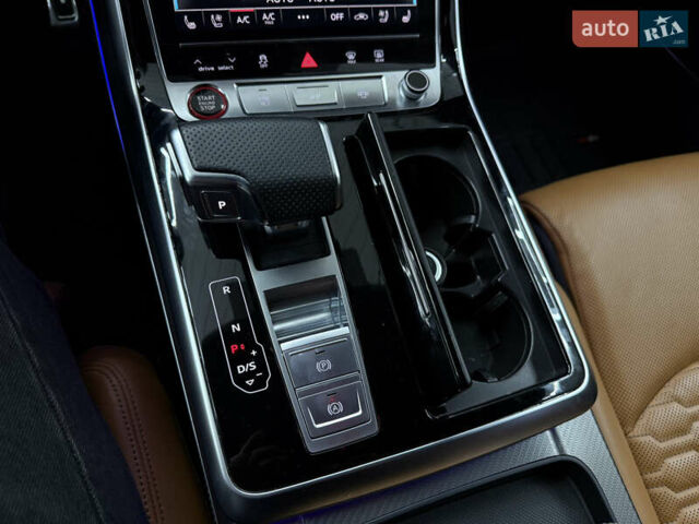 Серый Ауди RS Q8, объемом двигателя 4 л и пробегом 63 тыс. км за 92000 $, фото 24 на Automoto.ua