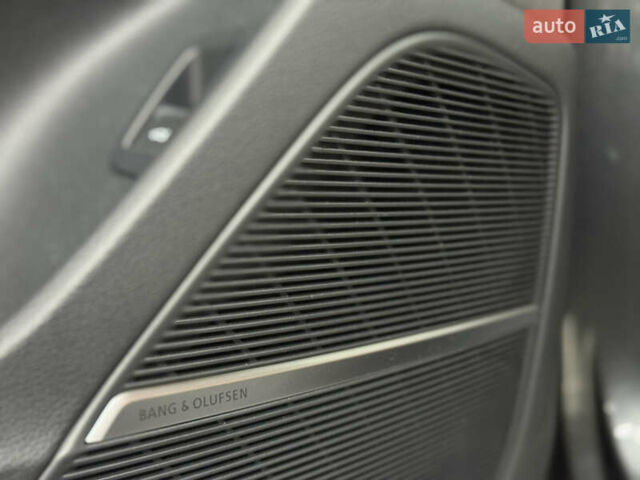 Серый Ауди RS Q8, объемом двигателя 4 л и пробегом 63 тыс. км за 92000 $, фото 12 на Automoto.ua