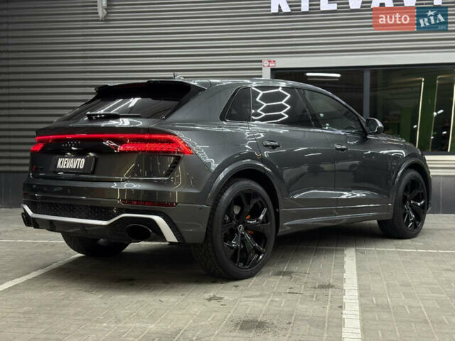 Серый Ауди RS Q8, объемом двигателя 4 л и пробегом 63 тыс. км за 92000 $, фото 8 на Automoto.ua