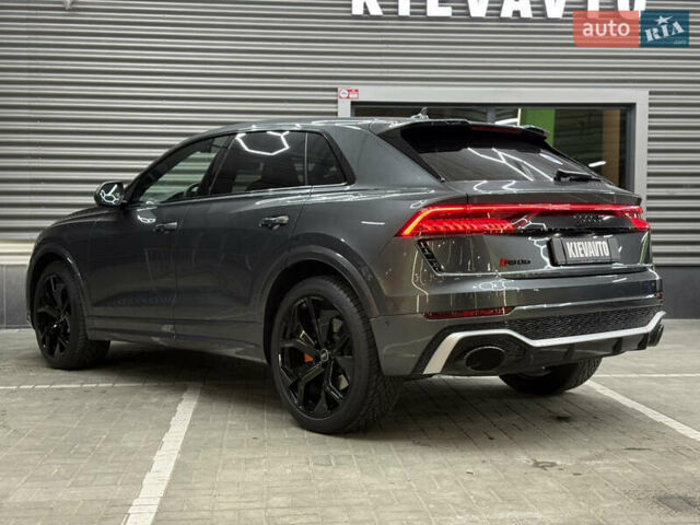 Серый Ауди RS Q8, объемом двигателя 4 л и пробегом 63 тыс. км за 92000 $, фото 5 на Automoto.ua