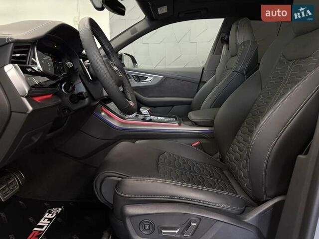 Сірий Ауді RS Q8, об'ємом двигуна 4 л та пробігом 1 тис. км за 139500 $, фото 50 на Automoto.ua