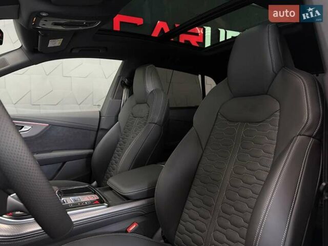 Сірий Ауді RS Q8, об'ємом двигуна 4 л та пробігом 1 тис. км за 139500 $, фото 47 на Automoto.ua