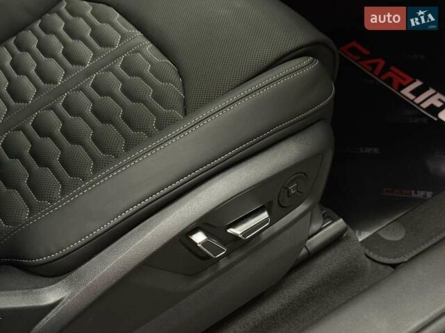 Сірий Ауді RS Q8, об'ємом двигуна 4 л та пробігом 1 тис. км за 139500 $, фото 68 на Automoto.ua