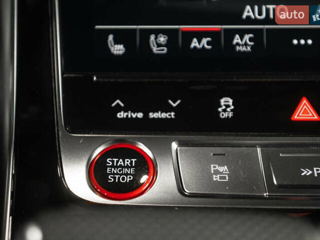 Ауді RS Q8 2023 у Одесі на Automoto.ua Сірий Ауді RS Q8, об'ємом двигуна 4 л та пробігом 15 тис. км за 118500 $, фото 54 на Automoto.ua