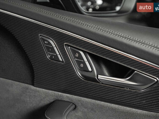Сірий Ауді RS Q8, об'ємом двигуна 4 л та пробігом 15 тис. км за 122000 $, фото 84 на Automoto.ua