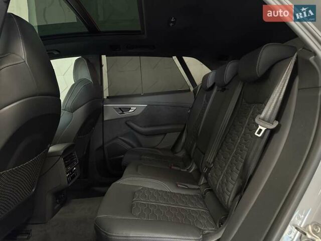 Сірий Ауді RS Q8, об'ємом двигуна 4 л та пробігом 1 тис. км за 139500 $, фото 60 на Automoto.ua
