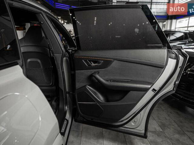 Сірий Ауді RS Q8, об'ємом двигуна 4 л та пробігом 15 тис. км за 122000 $, фото 91 на Automoto.ua