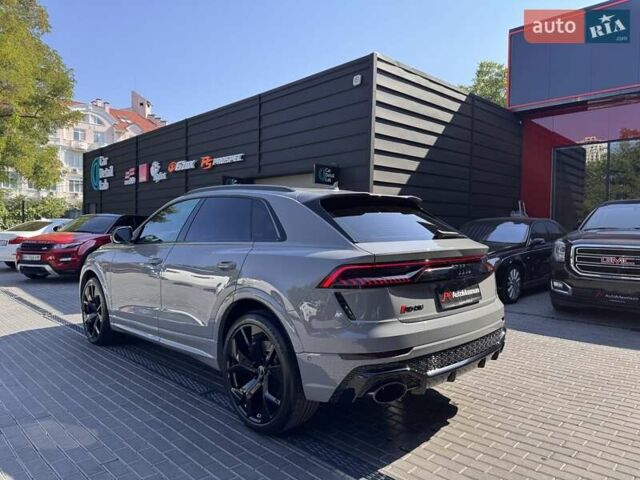Сірий Ауді RS Q8, об'ємом двигуна 4 л та пробігом 27 тис. км за 126900 $, фото 4 на Automoto.ua