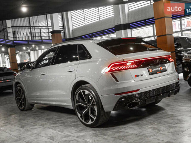 Ауді RS Q8 2023 у Одесі на Automoto.ua Сірий Ауді RS Q8, об'ємом двигуна 4 л та пробігом 15 тис. км за 118500 $, фото 15 на Automoto.ua