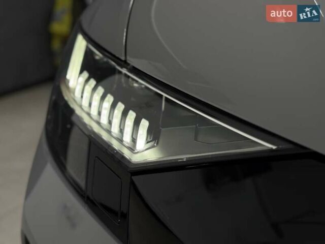 Сірий Ауді RS Q8, об'ємом двигуна 4 л та пробігом 1 тис. км за 139500 $, фото 8 на Automoto.ua