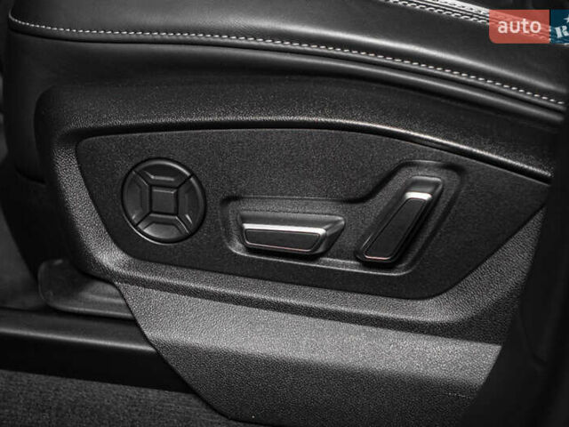 Ауді RS Q8 2023 у Одесі на Automoto.ua Сірий Ауді RS Q8, об'ємом двигуна 4 л та пробігом 15 тис. км за 118500 $, фото 69 на Automoto.ua