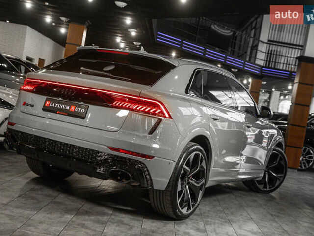 Сірий Ауді RS Q8, об'ємом двигуна 4 л та пробігом 15 тис. км за 122000 $, фото 4 на Automoto.ua