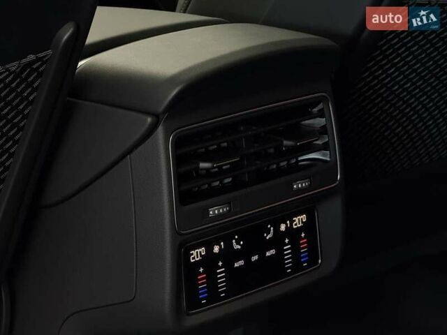 Сірий Ауді RS Q8, об'ємом двигуна 4 л та пробігом 1 тис. км за 139500 $, фото 56 на Automoto.ua