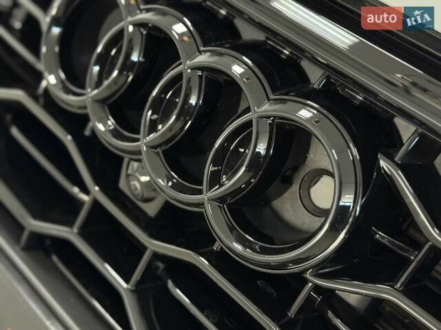 Сірий Ауді RS Q8, об'ємом двигуна 4 л та пробігом 1 тис. км за 139500 $, фото 9 на Automoto.ua