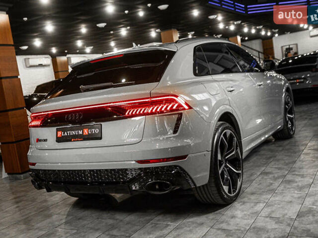 Ауді RS Q8 2023 у Одесі на Automoto.ua Сірий Ауді RS Q8, об'ємом двигуна 4 л та пробігом 15 тис. км за 118500 $, фото 28 на Automoto.ua