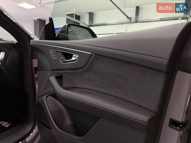 Сірий Ауді RS Q8, об'ємом двигуна 4 л та пробігом 1 тис. км за 139500 $, фото 66 на Automoto.ua