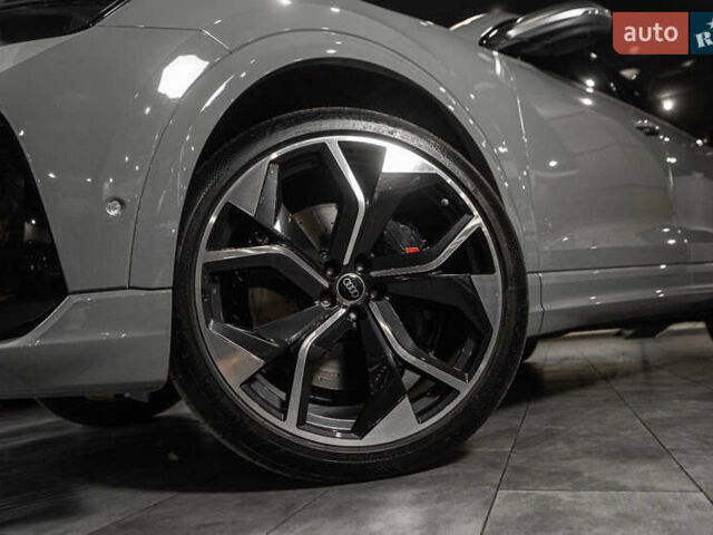 Ауді RS Q8 2023 у Одесі на Automoto.ua Сірий Ауді RS Q8, об'ємом двигуна 4 л та пробігом 15 тис. км за 118500 $, фото 7 на Automoto.ua