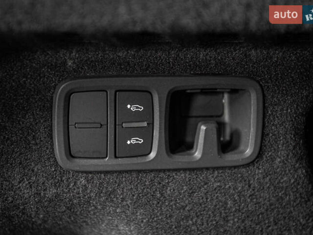 Ауді RS Q8 2023 у Одесі на Automoto.ua Сірий Ауді RS Q8, об'ємом двигуна 4 л та пробігом 15 тис. км за 118500 $, фото 86 на Automoto.ua