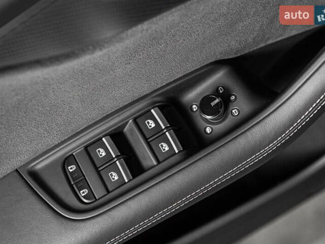 Ауді RS Q8 2023 у Одесі на Automoto.ua Сірий Ауді RS Q8, об'ємом двигуна 4 л та пробігом 15 тис. км за 118500 $, фото 73 на Automoto.ua