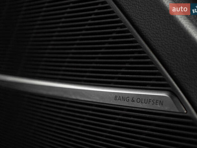 Ауді RS Q8 2023 у Одесі на Automoto.ua Сірий Ауді RS Q8, об'ємом двигуна 4 л та пробігом 15 тис. км за 118500 $, фото 82 на Automoto.ua