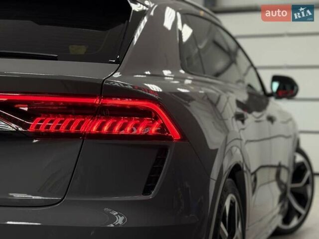 Сірий Ауді RS Q8, об'ємом двигуна 4 л та пробігом 1 тис. км за 139500 $, фото 16 на Automoto.ua