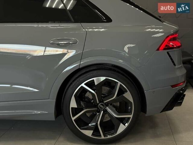 Сірий Ауді RS Q8, об'ємом двигуна 4 л та пробігом 1 тис. км за 139500 $, фото 25 на Automoto.ua