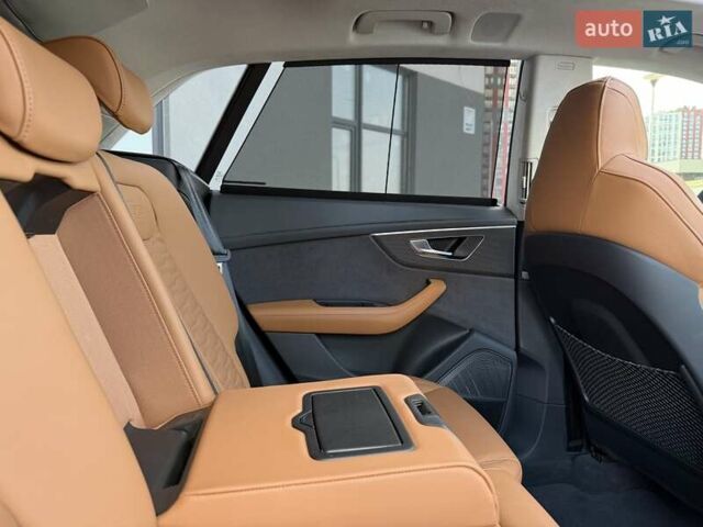 Серый Ауди RS Q8, объемом двигателя 4 л и пробегом 6 тыс. км за 139999 $, фото 2 на Automoto.ua