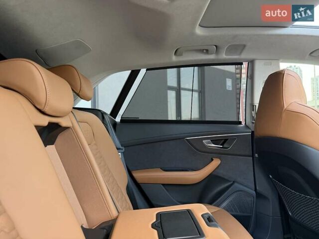 Серый Ауди RS Q8, объемом двигателя 4 л и пробегом 6 тыс. км за 139999 $, фото 3 на Automoto.ua