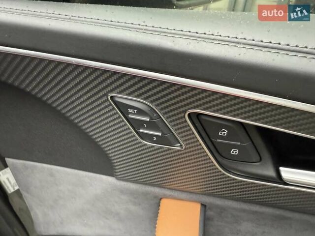 Серый Ауди RS Q8, объемом двигателя 4 л и пробегом 6 тыс. км за 139933 $, фото 6 на Automoto.ua