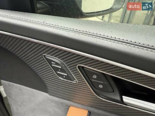 Серый Ауди RS Q8, объемом двигателя 4 л и пробегом 6 тыс. км за 139933 $, фото 5 на Automoto.ua