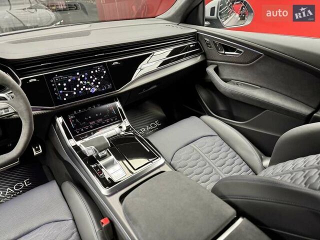 Сірий Ауді RS Q8, об'ємом двигуна 4 л та пробігом 1 тис. км за 179900 $, фото 46 на Automoto.ua