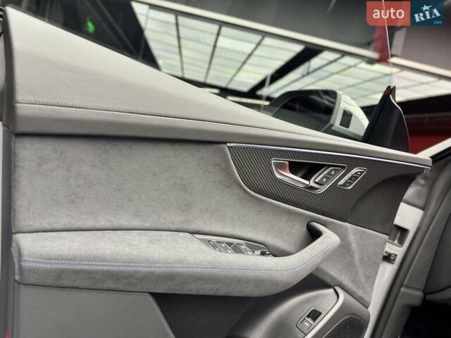 Сірий Ауді RS Q8, об'ємом двигуна 4 л та пробігом 1 тис. км за 179900 $, фото 32 на Automoto.ua