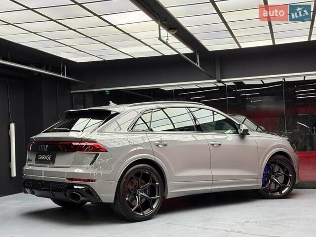 Сірий Ауді RS Q8, об'ємом двигуна 4 л та пробігом 1 тис. км за 179900 $, фото 22 на Automoto.ua