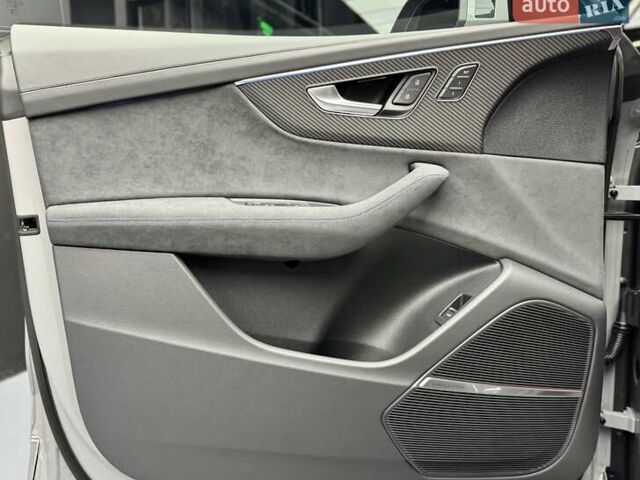 Сірий Ауді RS Q8, об'ємом двигуна 4 л та пробігом 1 тис. км за 179900 $, фото 31 на Automoto.ua