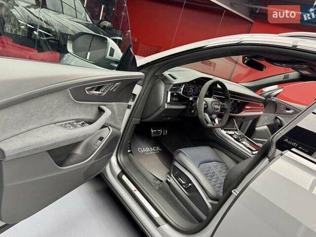 Сірий Ауді RS Q8, об'ємом двигуна 4 л та пробігом 1 тис. км за 179900 $, фото 30 на Automoto.ua