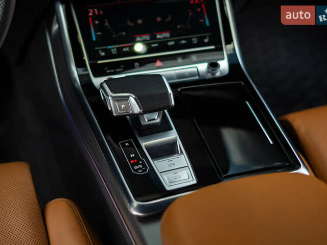 Синій Ауді RS Q8, об'ємом двигуна 4 л та пробігом 75 тис. км за 93000 $, фото 34 на Automoto.ua