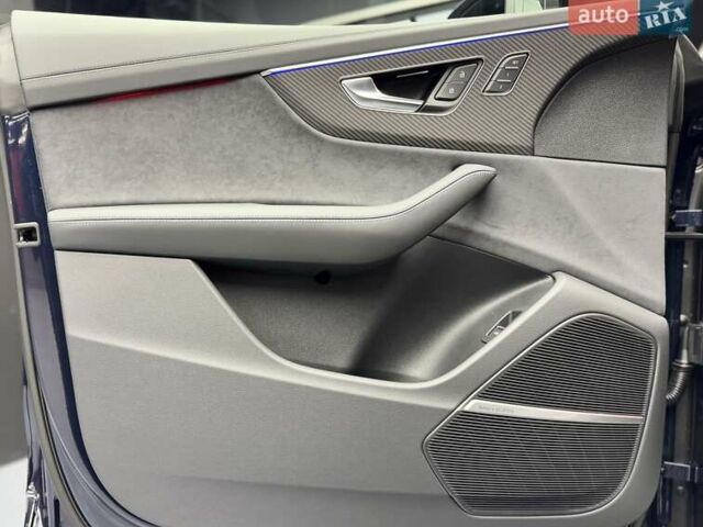 Синій Ауді RS Q8, об'ємом двигуна 4 л та пробігом 1 тис. км за 169900 $, фото 32 на Automoto.ua