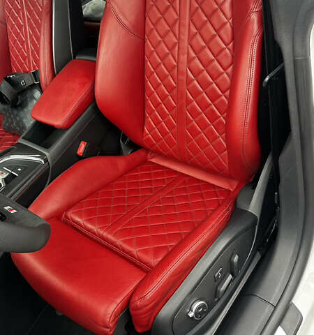 Белый Ауди S5 Sportback, объемом двигателя 3 л и пробегом 127 тыс. км за 29900 $, фото 4 на Automoto.ua