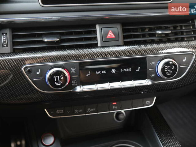 Белый Ауди S5 Sportback, объемом двигателя 3 л и пробегом 120 тыс. км за 34000 $, фото 18 на Automoto.ua