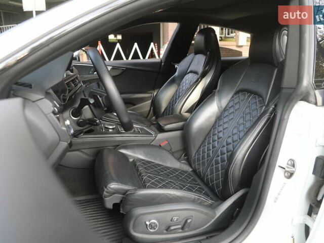 Белый Ауди S5 Sportback, объемом двигателя 3 л и пробегом 120 тыс. км за 34000 $, фото 7 на Automoto.ua