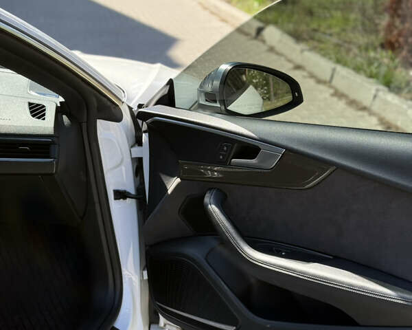 Белый Ауди S5 Sportback, объемом двигателя 3 л и пробегом 81 тыс. км за 41999 $, фото 10 на Automoto.ua