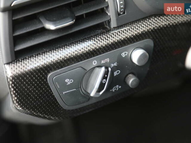 Белый Ауди S5 Sportback, объемом двигателя 3 л и пробегом 120 тыс. км за 34000 $, фото 24 на Automoto.ua