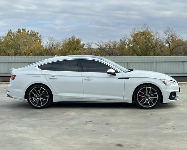 Белый Ауди S5 Sportback, объемом двигателя 3 л и пробегом 120 тыс. км за 33900 $, фото 1 на Automoto.ua