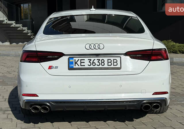 Белый Ауди S5 Sportback, объемом двигателя 3 л и пробегом 98 тыс. км за 32000 $, фото 7 на Automoto.ua