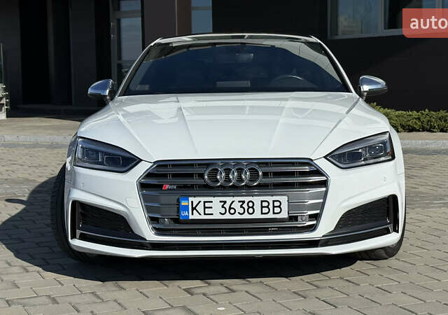 Белый Ауди S5 Sportback, объемом двигателя 3 л и пробегом 98 тыс. км за 32000 $, фото 3 на Automoto.ua