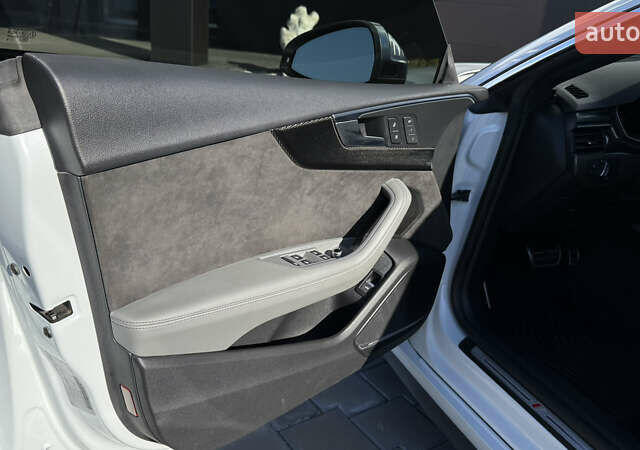 Белый Ауди S5 Sportback, объемом двигателя 3 л и пробегом 98 тыс. км за 32000 $, фото 15 на Automoto.ua