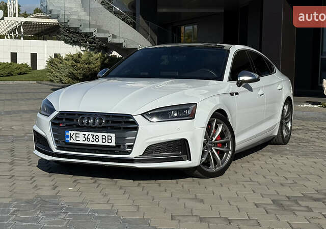 Белый Ауди S5 Sportback, объемом двигателя 3 л и пробегом 98 тыс. км за 32000 $, фото 1 на Automoto.ua
