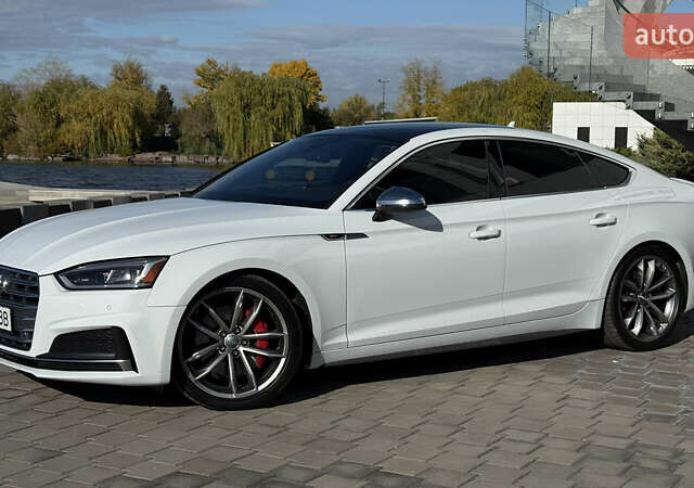 Белый Ауди S5 Sportback, объемом двигателя 3 л и пробегом 98 тыс. км за 32000 $, фото 4 на Automoto.ua